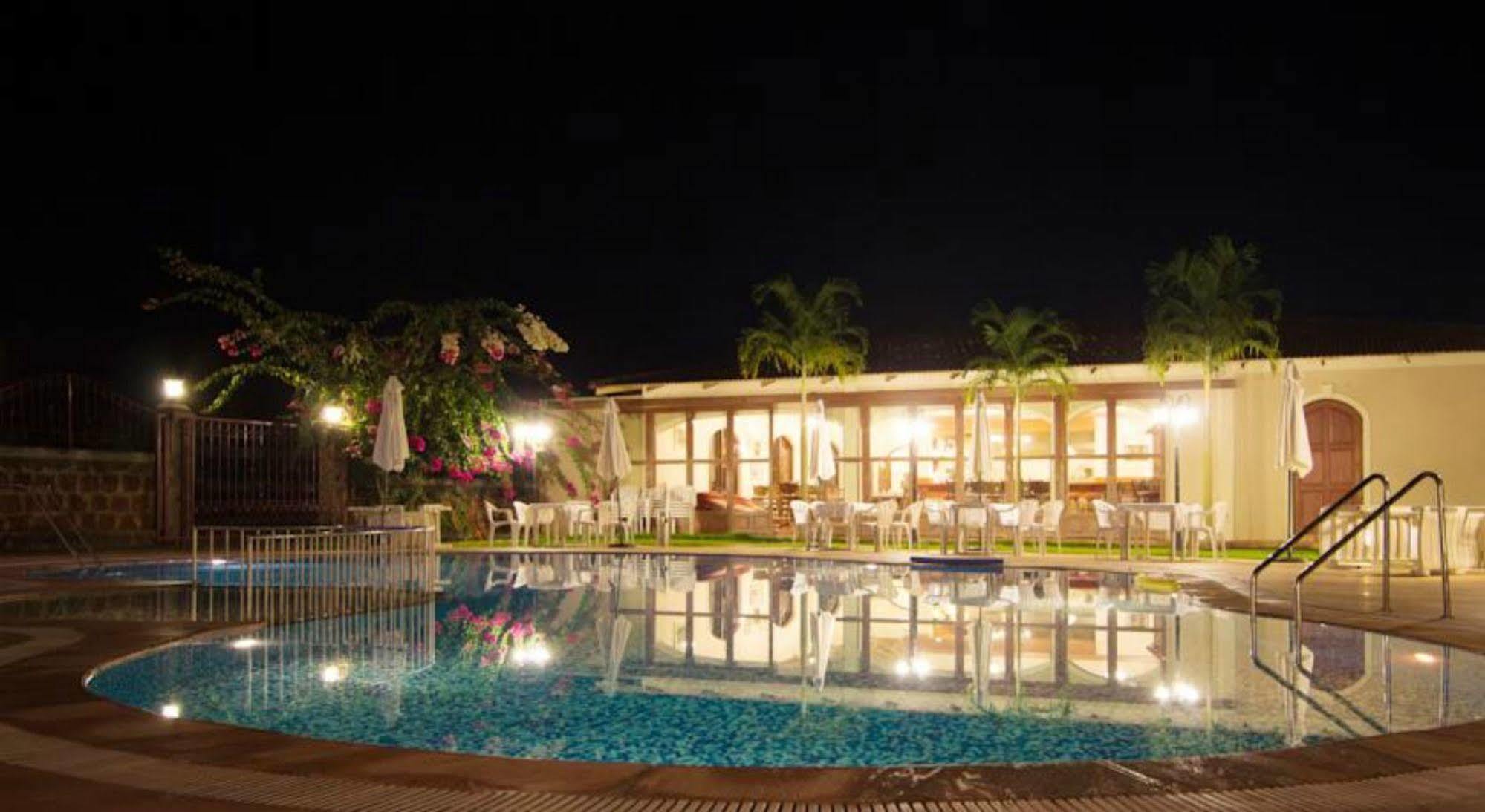 Hacienda De Goa Resort Vagator Ngoại thất bức ảnh